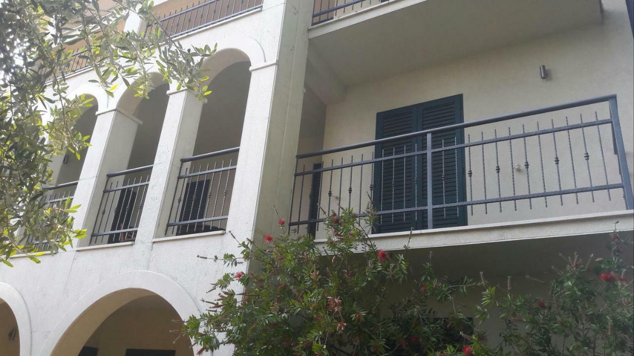 Apartmani Vitturi Kaštela Kültér fotó